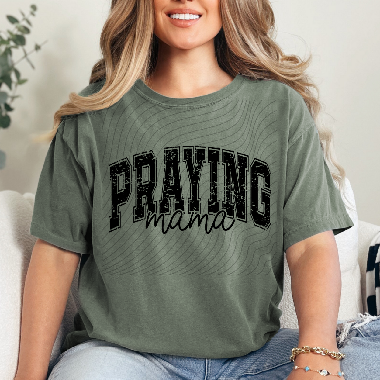 PRAYING MAMA - DTF TRANSFER