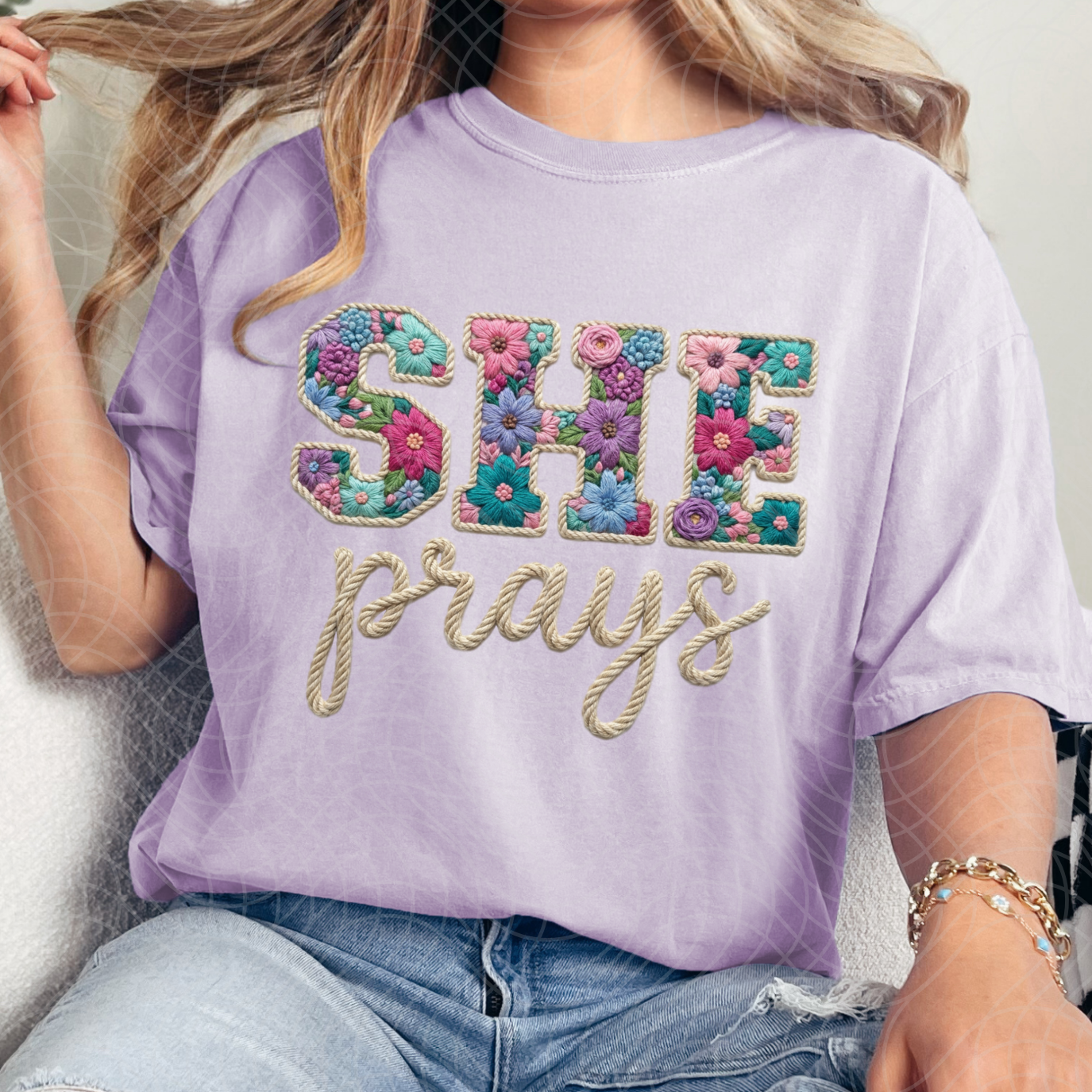 SHE PRAYS - DTF TRANSFER
